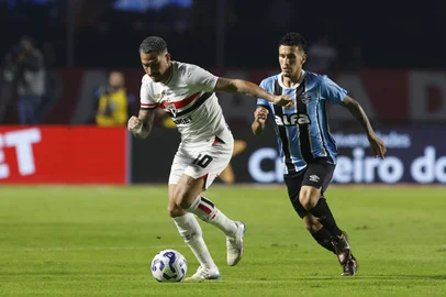 Luciano e Dodi, no jogo entre Grêmio e São Paulo