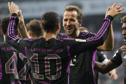 Harry Kane faz gol e dá assistência em estreia pela Bundesliga<!-- NICAID(15514497) -->