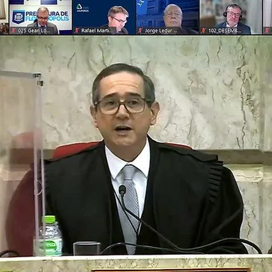 Desembargador Ricardo Teixeira do Valle Pereira fala na solenidade de posse na presidência do TRF4 - 21/06/2021 - Reprodução Tela TRF4