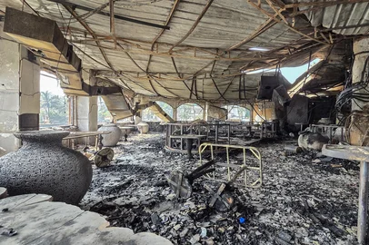 A burned-out interior is seen inside the Birch nightclub following a fire that broke out last midnight, in Goa on December 7, 2025. A  fire that ripped through an Indian nightclub in the popular tourist resort region of Goa killed 25 people, the state's chief minister said on December 7. (Photo by Atish NAIK / AFP)<!-- NICAID(16181756) -->