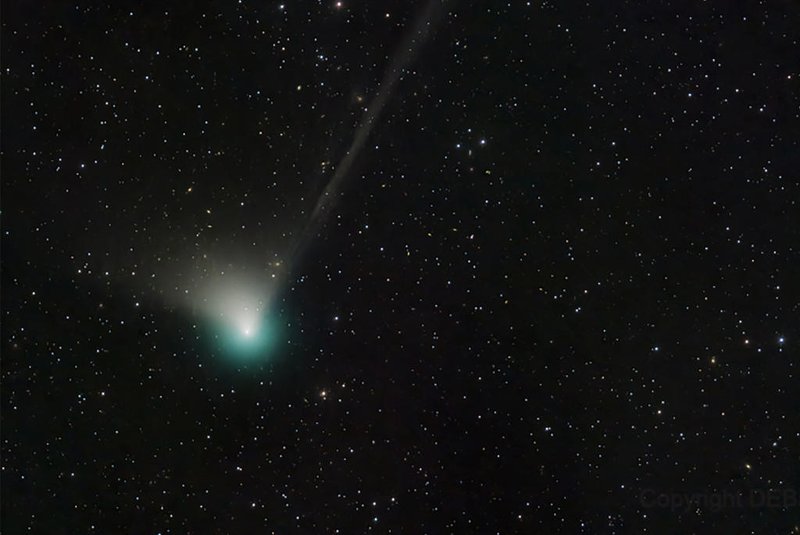 This handout picture obtained from the NASA website on January 6, 2022 shows the Comet C/2022 E3 (ZTF) that was discovered by astronomers using the wide-field survey camera at the Zwicky Transient Facility this year in early March. - A newly discovered comet is currently shooting through our Solar System for the first time in 50,000 years and could be visible to the naked eye as it whizzes past Earth and the Sun in the coming weeks, astronomers have said. Having travelled from the icy reaches at the edge of our Solar System, it will get the closest to the Sun on January 12 and pass nearest to Earth on February 1. (Photo by Dan Bartlett / NASA / AFP) / RESTRICTED TO EDITORIAL USE - MANDATORY CREDIT "AFP PHOTO / NASA / Dan Bartlett  " - NO MARKETING NO ADVERTISING CAMPAIGNS - DISTRIBUTED AS A SERVICE TO CLIENTS<!-- NICAID(15314987) -->
