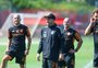Eduardo Coudet dá indícios do time do Inter que vai enfrentar o São José 