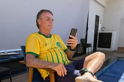 RIO DE JANEIRO, RJ, BRASIL, 04-08-2025: Bolsonaro participa por telefone de ato, usa redes de Flávio e pode ter problemas com STF. Foto: Redes Sociais/Reprodução<!-- NICAID(16094422) -->