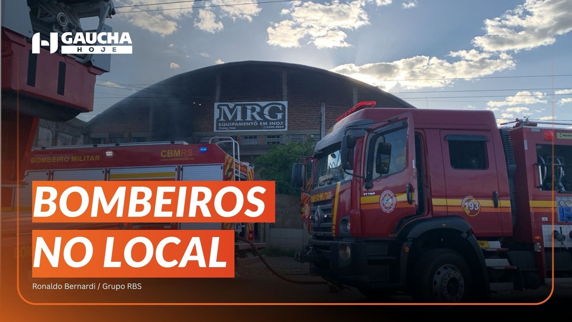 Inc&ecirc;ndio atinge empresa em Porto Alegre e gera fuma&ccedil;a intensa