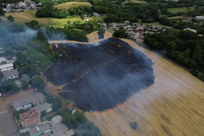 Bombeiros Voluntários de Marau / Divulgação Fogo em vegetação em Marau<!-- NICAID(16169439) -->