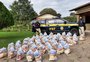 Agentes da PRF fazem campanha de arrecadação de alimentos durante vacinação contra a covid-19