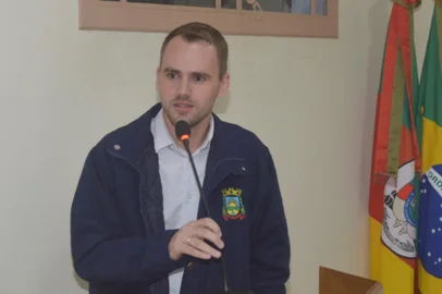 A cidade de Pareci Novo está em luto pela perda do vereador Augusto Kappes, 28 anos, encontrado morto na última quinta-feira (8). O Legislativo e Executivo municipal e colegas de partido expressaram profundo pesar diante dessa inesperada partida, além de condolências à amigos e familiares.<!-- NICAID(15452155) -->