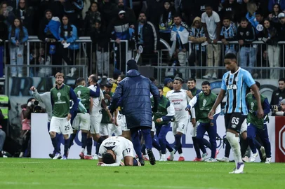 PORTO ALEGRE, RS, BRASIL, 23-07-2025: Grêmio  x Alianza Lima válido pelas playoffs da Copa Sul-americana. O tricolor vai buscar o placar negativo contra os peruanos. Foto: Duda Fortes / Agência RBS<!-- NICAID(16086928) -->