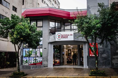 Farmácia do IPAM, localizada na Rua Pinheiro Machado, em Caxias do Sul. <!-- NICAID(15746842) -->