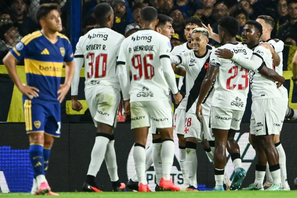 Vasco bate Boca Juniors em La Bombonera e fica a um passo da final da ...