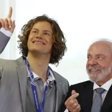 Lula recebe Lucas Braathen e diz: "Você é mais brasileiro que muita gente que mora aqui"<!-- NICAID(16234243) -->