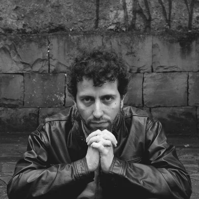 Escritor Cristiano Baldi lança romance "Correr com Rinocerontes"<!-- NICAID(12940143) -->