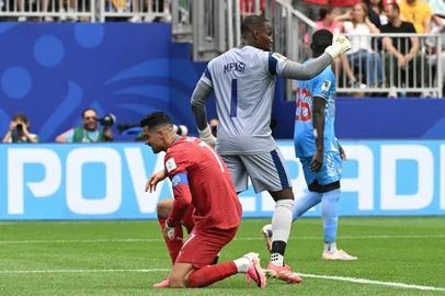 RONALDO SCHEMIDT / AFP Portugal's forward #07 Cristiano Ronaldo reacts during the 2026 World Cup Group K football match between Portugal and the Democratic Republic of Congo at the Houston Stadium in Houston on June 17, 2026. (Photo by RONALDO SCHEMIDT / AFP)<!-- NICAID(16308565) -->