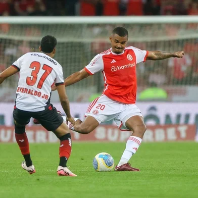 Clayton Sampaio, zagueiro do Inter