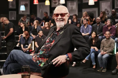 Morreu nesta quinta-feira (26), o ator Ney Latorraca. Parte de sua vida foi dedicada aos palcos e à televisão, em novelas de grande sucesso, como Vamp, O Cravo e a Rosa, e em minisséries, como A Casa das Sete Mulheres e Anarquistas Nunca Mais.<!-- NICAID(15942438) -->