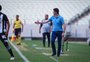 Auxiliar do Grêmio minimiza perda de pontos na estreia do Brasileirão: "Não atrapalha nosso planejamento"