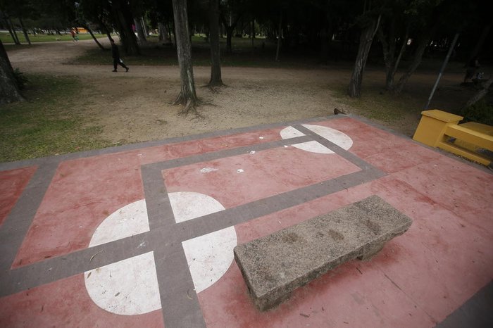 Imagem do piso que provocou polêmica em redes sociais