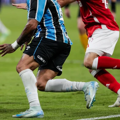 PORTO ALEGRE, RS, BRASIL, 08/03/2025- Gre-Nal 445: Grêmio e Inter se enfrentam pelo jogo de ida da final do Gauchão na Arena. Foto: Renan Mattos / Agencia RBS<!-- NICAID(15991532) -->