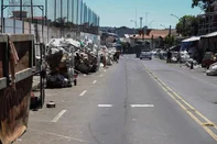 CAXIAS DO SUL, RS, BRASIL. 10-11-2025. Quase dez anos após abertura da Rua Cristóforo Randon, em Caxias do Sul, obra prometida segue sem sair do papel.<!-- NICAID(16164315) -->