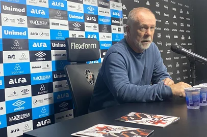 Mano Menezes concede entrevista coletiva após empate entre Vasco e Grêmio em 1 a 1 pelo Campeonato Brasileiro. Foto: Valéria Possamai/Agência RBS.<!-- NICAID(16084020) -->
