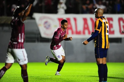 CAXIAS DO SUL, RS, BRASIL, 11/05/2025. Caxias x Retrô, jogo válido pela quinta rodada da primeira fase da série C do campeonato brasileiro e realizado no estádio Centenário. (Porthus Junior/Agência RBS)Indexador: BTK                             <!-- NICAID(16034971) -->