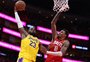 Lakers derrotam Rockets e garante vaga nas semifinais da Conferência Oeste