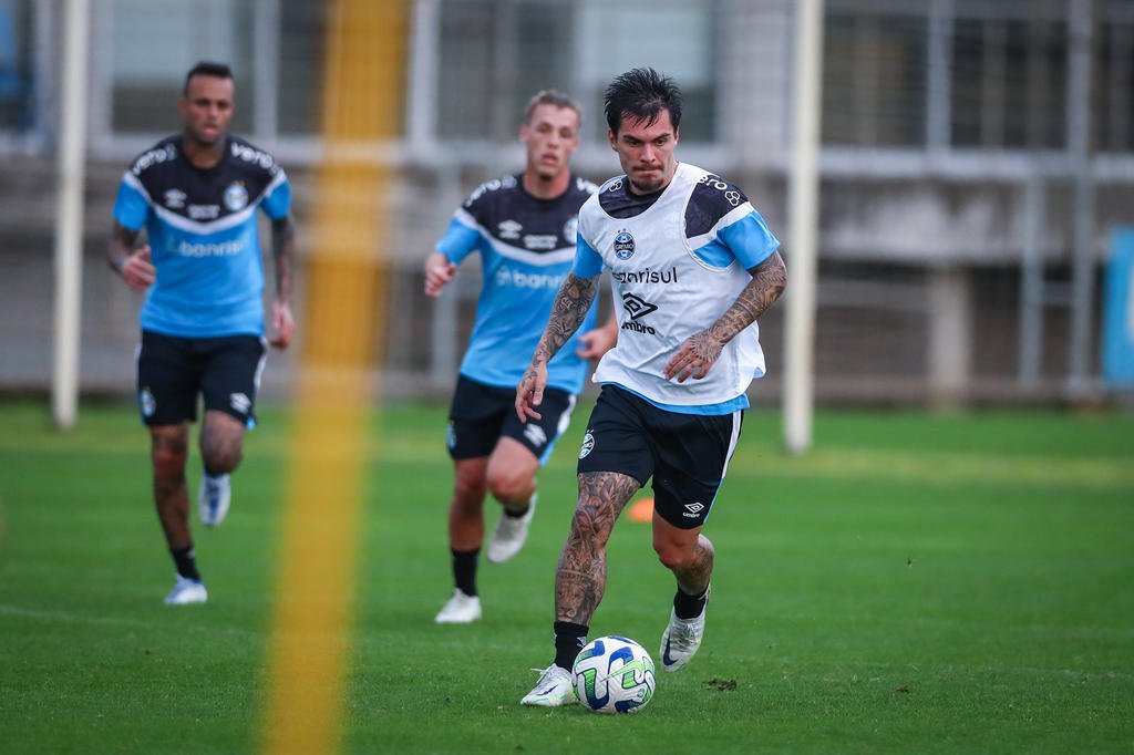 Grêmio deve ter três novidades entre relacionados para encarar o Botafogo