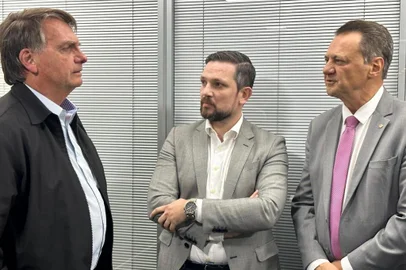 jair bolsonaro, leonardo pascoal, giovani cherini<!-- NICAID(15507325) -->