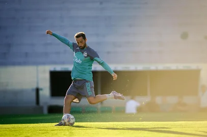 Meia Nenê no treino do Juventude para o Gauchão 2025.<!-- NICAID(15969933) -->