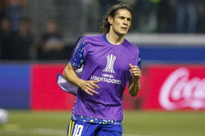 Boca Juniors' Uruguayan forward Edinson Cavani warms up before the Copa Libertadores semifinals second leg football match between Brazil's Palmeiras and Argentina's Boca Juniors, at the Allianz Parque stadium in Sao Paulo, Brazil, on October 5, 2023. (Photo by Miguel Schincariol / AFP)Editoria: SPOLocal: Sao PauloIndexador: MIGUEL SCHINCARIOLSecao: soccerFonte: AFPFotógrafo: STR<!-- NICAID(15626456) -->