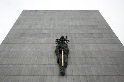 PORTO ALEGRE, RS, BRASIL, 18-06-2021: Palacio da Justica. Especial sobre arquitetura de Porto Alegre. Entorno da Praca da Matriz, na regiao central, tem predios de tres seculos diferentes. (Foto: Mateus Bruxel / Agencia RBS)Indexador: Mateus Bruxel<!-- NICAID(14812811) -->