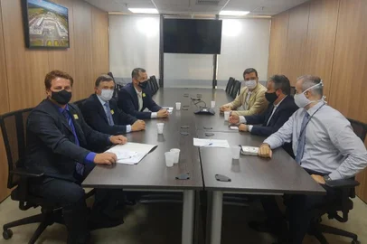Prefeito Adiló Didomenico em Brasília em reunião na Secretaria Nacional da Aviação Civil<!-- NICAID(14713714) -->