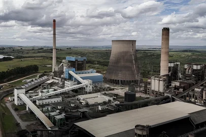 Candiota, RS, Brasil - 27/01/2025 - Após decreto federal, Usina Termoelétrica de Candiota paralisa operações e gera incertezas quanto a demissões e economia local. A região concentra 38% da capacidade de mineração de carvão e chegou a produzir 300 megawats e vendia aproximadamente 1 milhão de reais de energia por dia. FOTO: JONATHAN HECKLER, AGÊNCIA RBS<!-- NICAID(15962601) -->