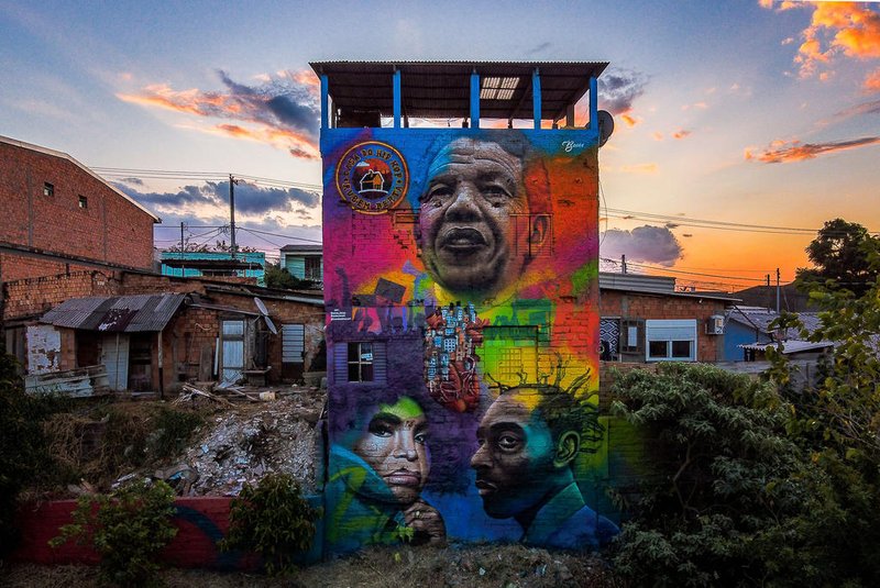 Grafite na Casa do Hip Hop Rubem Berta, produzido pelos artistas Erick Citron, Ana Scarceli e Leandro Alves, do coletivo Becos.<!-- NICAID(15417440) -->