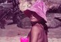 Vera Fischer posta foto antiga em que aparece nua em praia de Santa Catarina