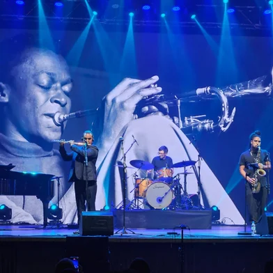 Vai rolar na semana que vem o show do grupo porto-alegrense Kula Jazz em Caxias do Sul. Os caras sobem a Serra para lançar as músicas do novo disco "Oxobi", disponível nas plataformas digitais e também em CD e vinil. O show está marcado para o dia 8 de abril, às 20h, no Teatro Pedro Parenti (Casa da Cultura). Ingressos à venda pelo site Sympla.<!-- NICAID(16006731) -->