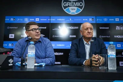 RS - FUTEBOL/APRESENTACAO GREMIO  - ESPORTES - Vice-presidente de futebol Alexandre Rossato apresenta Luis Felipe Scolari como novo coordenador tÃ©cnico do Gremio para a temporada 2025. FOTO: LUCAS UEBEL/GREMIO FBPA<!-- NICAID(16062187) -->