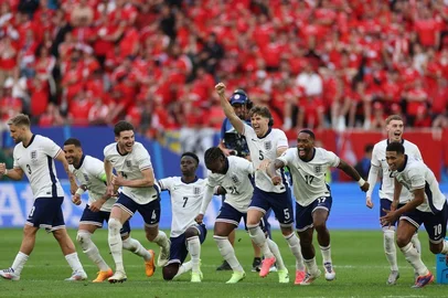 inglaterra na semifinal da Euro