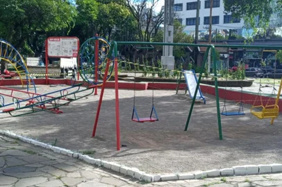 Após parceria entre município e iniciativa privada, Praça da Bandeira será revitalizada em Caxias<!-- NICAID(14970718) -->