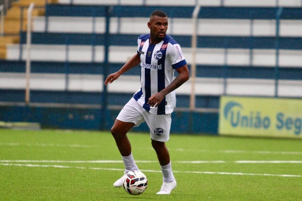 Brasil de Pelotas anuncia volante como novo refor&ccedil;o para S&eacute;rie D