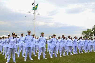 Marinha abre concurso com mais de 500 vagas e salários iniciais de R$ 9 mil<!-- NICAID(15939590) -->