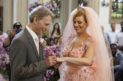 Casamento de Aldeíde (Karine Teles) e Laudelino (Herson Capri)<!-- NICAID(16072537) -->