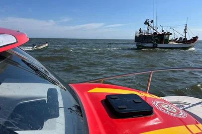 Embarcação Lagoa dos Patos<!-- NICAID(16280091) -->