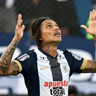 Alianza Lima's forward #34 Paolo Guerrero celebrates after scoring during the Copa Libertadores group stage football match between Peru's Alianza Lima and Argentina's Talleres de Cordoba at the Alejandro Villanueva stadium in Lima, on April 22, 2025. (Photo by ERNESTO BENAVIDES / AFP)Editoria: SPOLocal: LimaIndexador: ERNESTO BENAVIDESSecao: soccerFonte: AFPFotógrafo: STF<!-- NICAID(16030971) -->