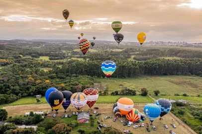 32º Festival Internacional de Balonismo de Torres.<!-- NICAID(15070945) -->