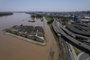 Porto Alegre, RS, Brasil - Chuvas extremas causam alagamento em toda a extensão da orla da capital.<!-- NICAID(15604344) -->