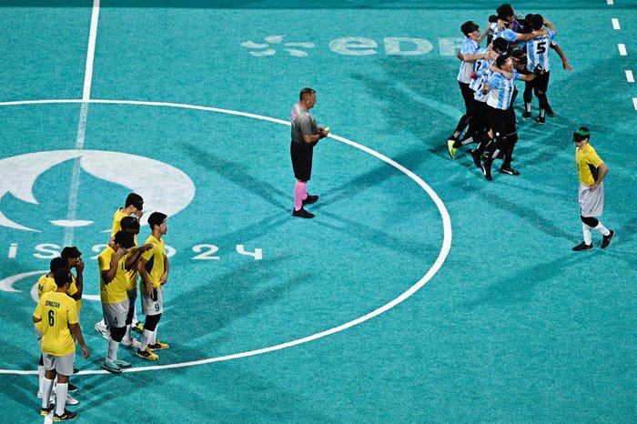 JULIEN DE ROSA / AFP