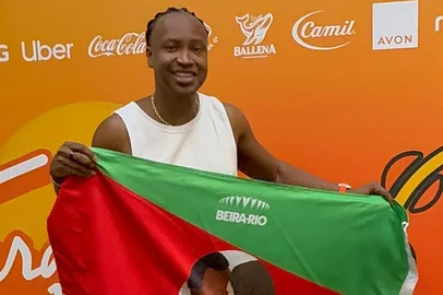 Edu Defferrari / Divulgação estádio BEIRA-RIO Thiaguinho é presenteado pelo Beira-Rio em noite histórica da "Tardezinha"<!-- NICAID(16168322) -->