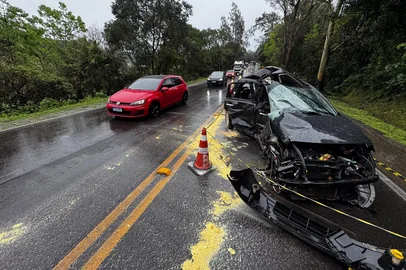 Jovem morre em acidente na RS 122, em Flores da Cunha<!-- NICAID(16375013) -->