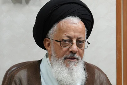 Iranian Supreme Leader Ali Khamenei's representative in Iraq, Sayed Mojtaba al-Hosseini, attends a vigil in Iraq's Shiite holy city of Najaf, following the assassination of a Hamas leader and victims of strikes in Lebanon and Iraq, on August 1, 2024. Iran held a funeral ceremony with calls for revenge after the killing in Tehran of Hamas political chief Ismail Haniyeh in a strike blamed on Israel. (Photo by Qassem al-KAABI / AFP)Editoria: WARLocal: NajafIndexador: QASSEM AL-KAABISecao: societyFonte: AFPFotógrafo: STR<!-- NICAID(15880380) -->